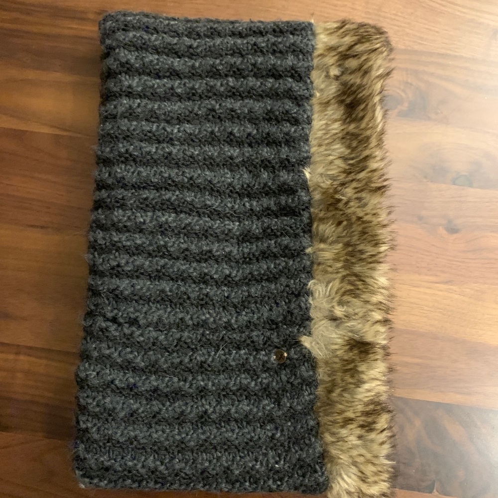 Cozy Eddie Bauer Neck Scarf
